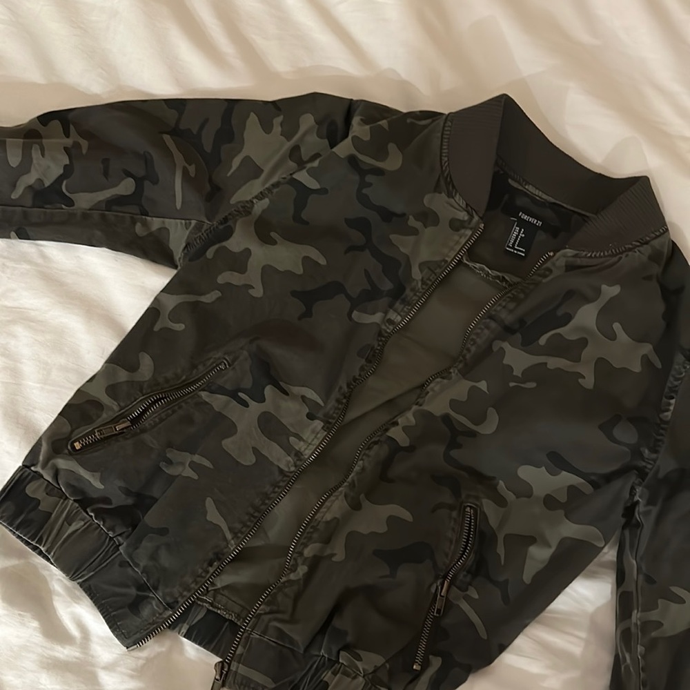 CAMO JEAN BOMBER JACKET